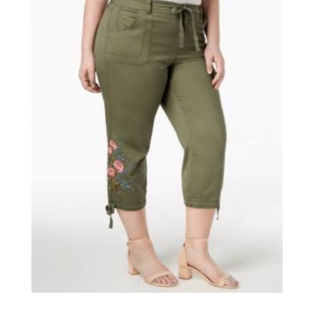 Green Capris 24W